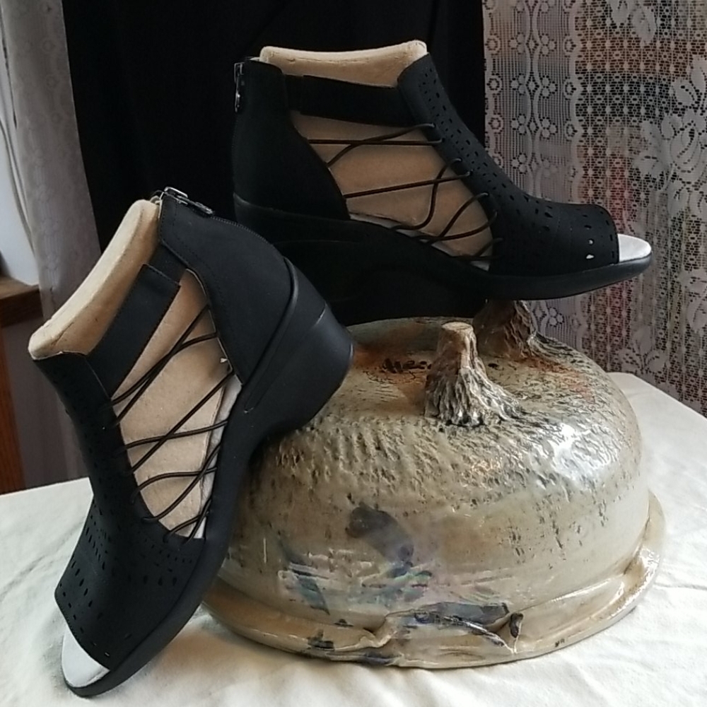 JBU memory foam shoe